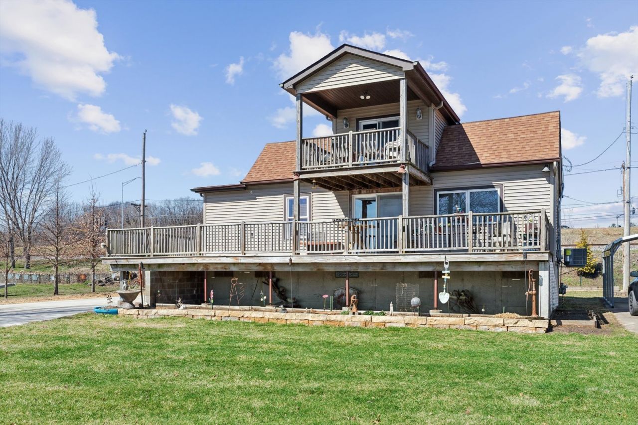 1811 Canal Shore Drive